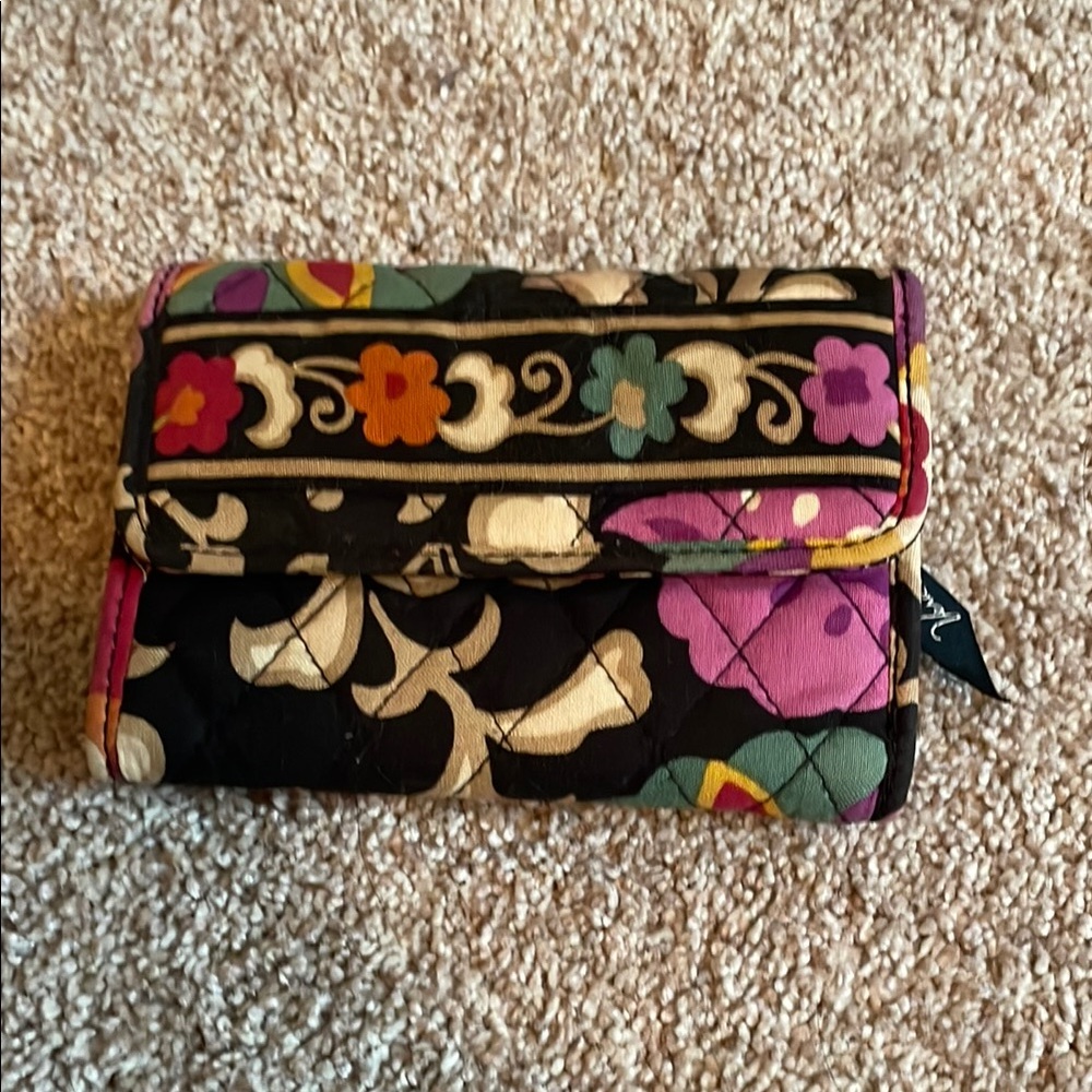 Vera Bradley Suzani retired wallet- Floral quilted